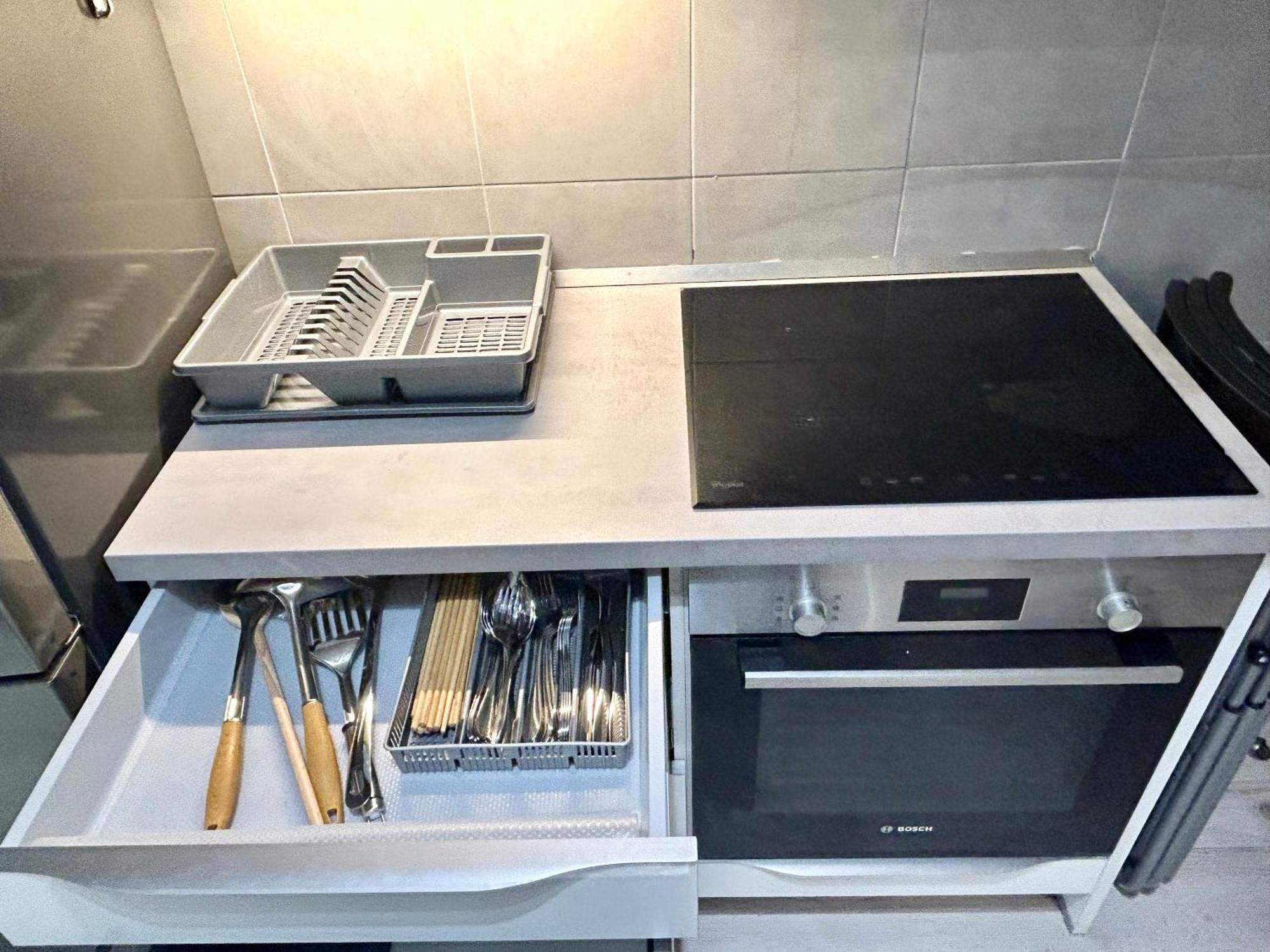 Modern Spacious Apartment In Center 布拉格 外观 照片