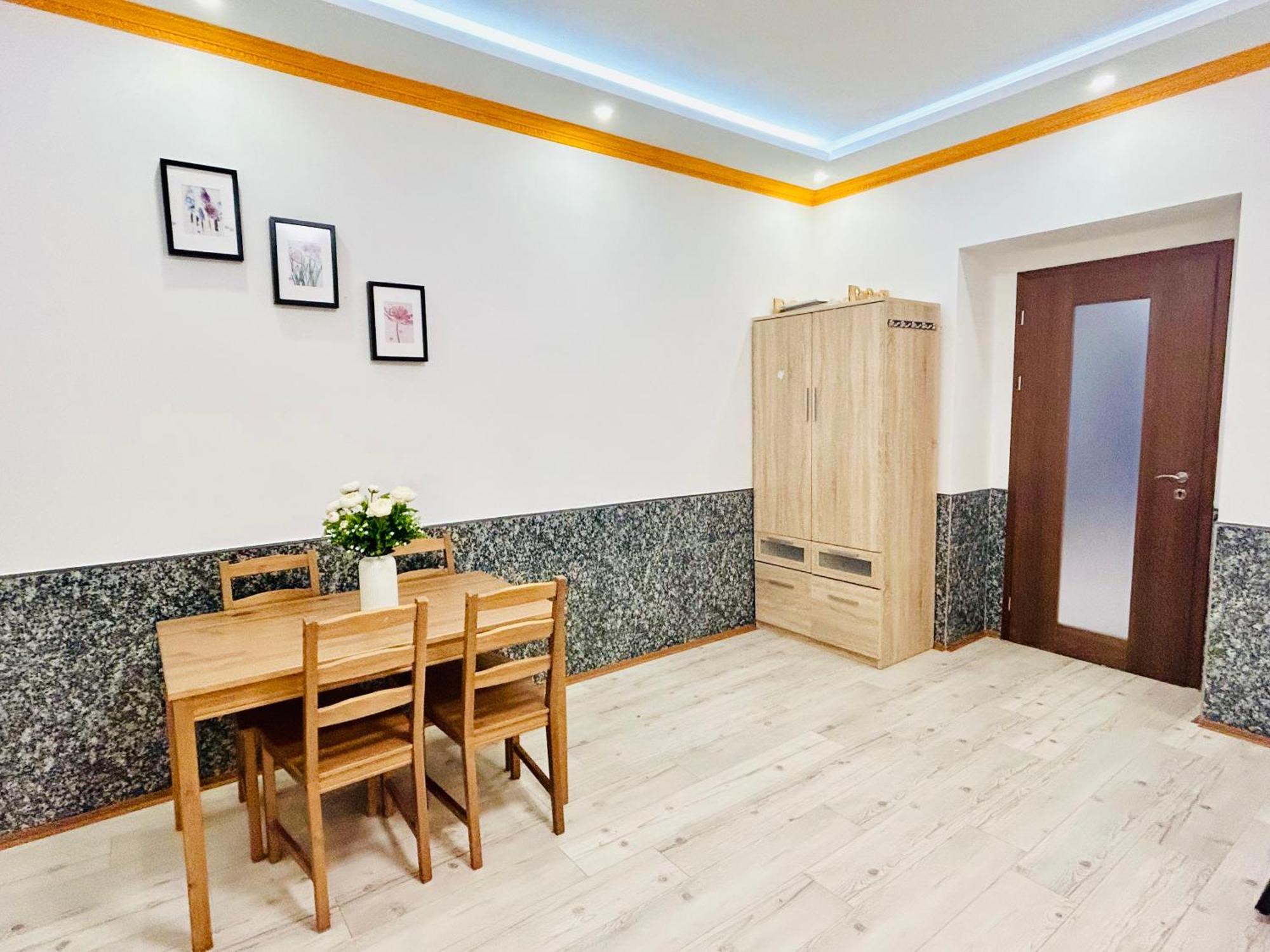 Modern Spacious Apartment In Center 布拉格 外观 照片